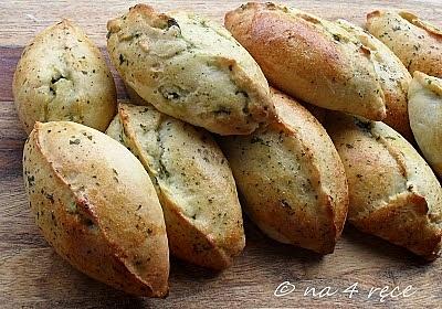 Pieczone pierogi ze szpinakiem i fetą