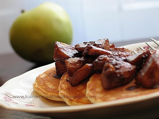 Pancakes z karmelizowanymi jabłkami