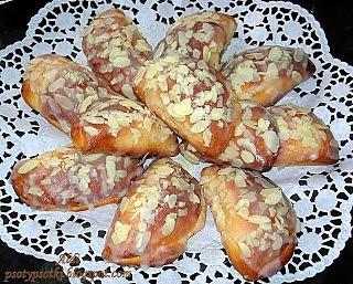 Drożdżówki z trzech rodzajów mąki