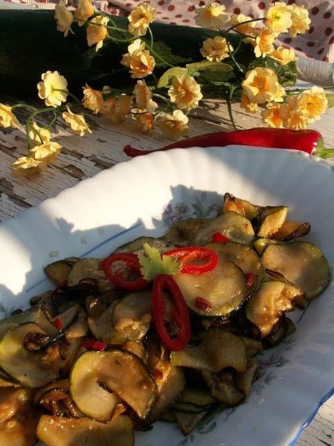 Smażona cukinia z chilli i cytryną Jamie Oliver