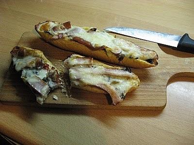 Domowe zapiekanki - prosty przepis na pyszną przekąskę
