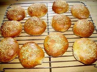 Burgerowe bułeczki z sezamem