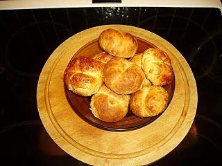 Mini bułeczki na śniadanie - przepis na świeże pieczywo