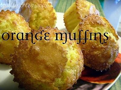 Orange muffins - przepis na wilgotne muffiny z pomarańczą