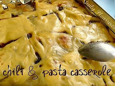 Zapiekanka z chili z pieczarkami i makaronem