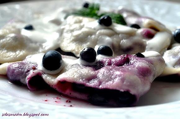 Pierogi z jagodami
