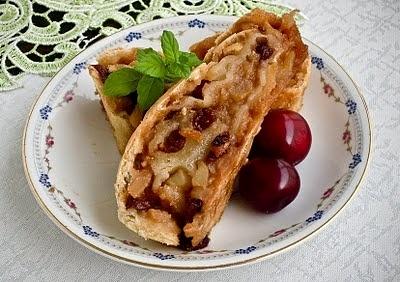 Strudel z jabłkami