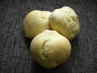 Moje pierwsze domowe bułeczki