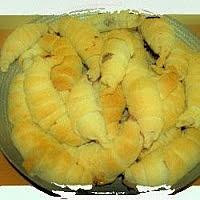Croissanty z czekoladą i wiśniami