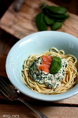 Spaghetti z ricottą i szpinakiem