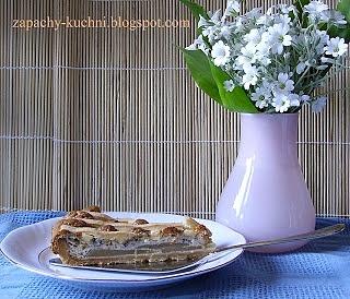 Tarta gruszkowa z niebieskim serem