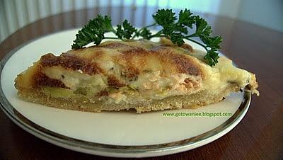 Tarta z łososiem i porem