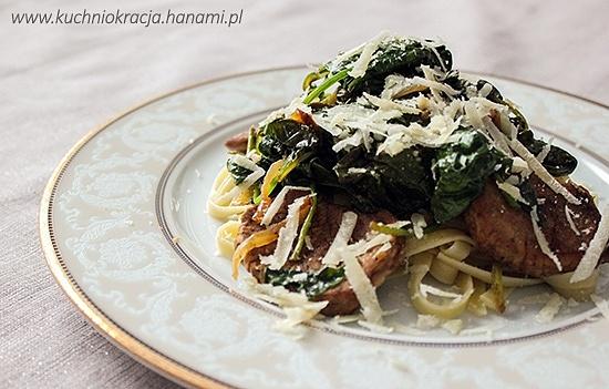 Linguine ze szpinakiem i polędwiczkami marynowanymi w occie balsamicznym