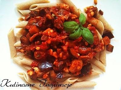 Pełnoziarniste penne z kurczakiem i bakłażanem