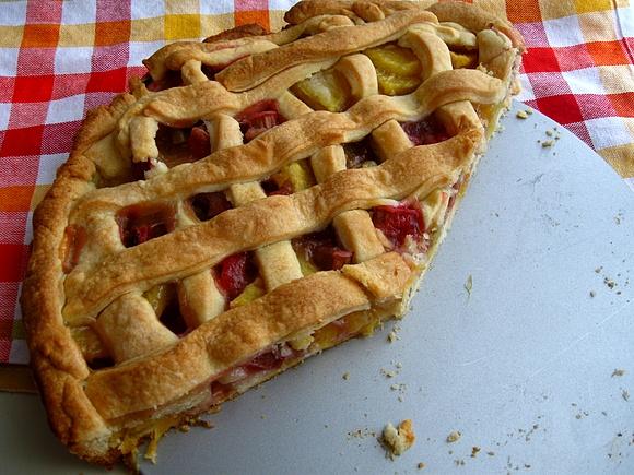 Tarta ze świeżym ananasem i rabarbarem