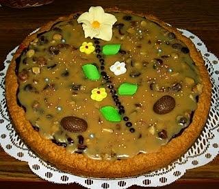 Mazurek kajmakowo-orzechowy