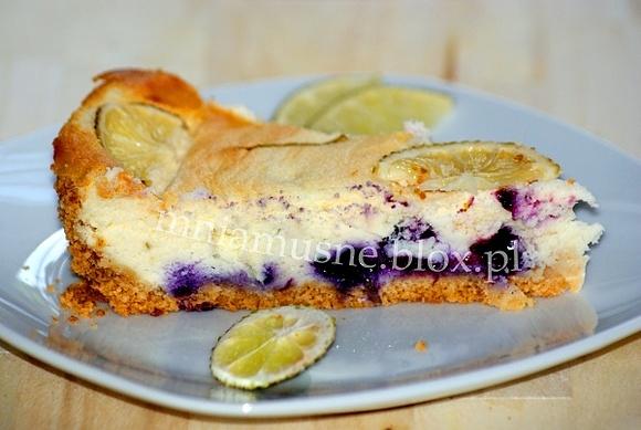 Sernik limonkowy z borówką amerykańską