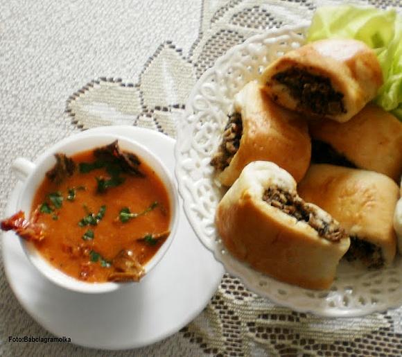 Cukru pomidorowa z grzybami i suszonymi pomidorami