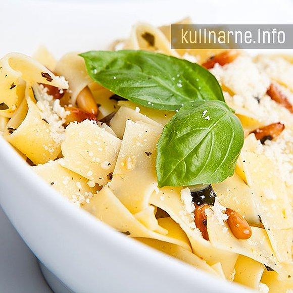 Makaron z pesto