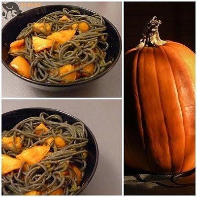 Czarno-pomarańczowe spaghetti na Halloween