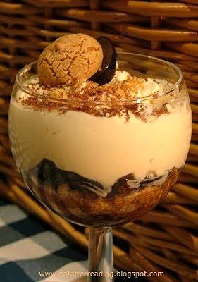 Syllabub z winogronami amaretto i espresso