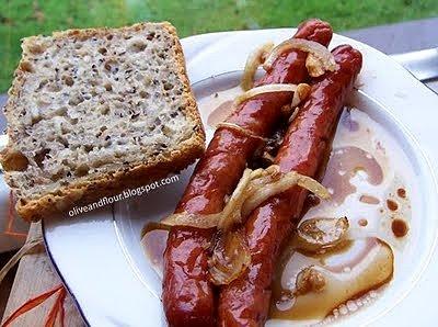 Kiełbaski na piwie na śniadanie