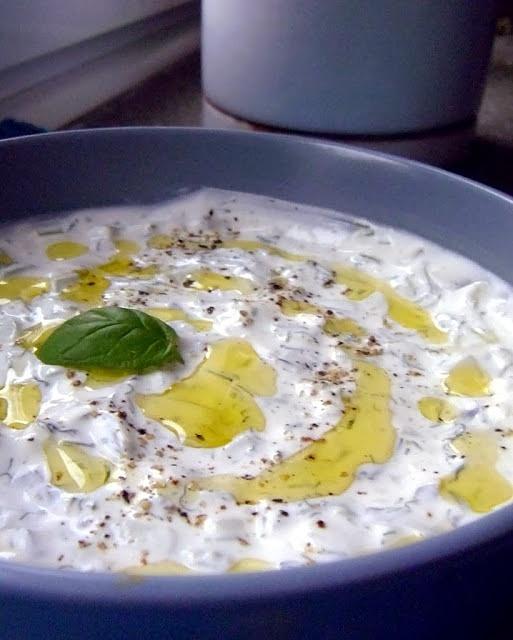 Tzatziki – grecki sos do potraw z grilla