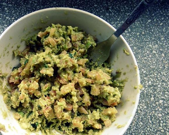Guacamole z pomidorem