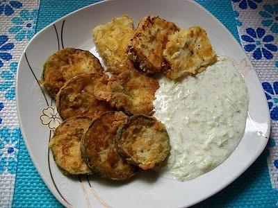 Panierowana feta z dodatkami