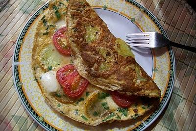 Omlet z cukinią i mozzarellą