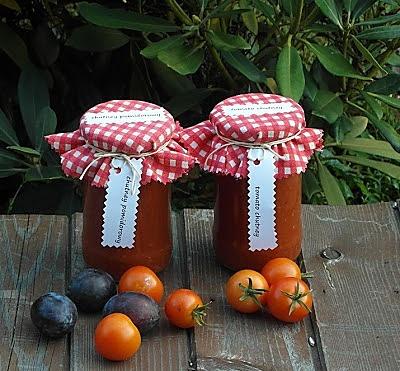 Chutney pomidorowy - przepis na aromatyczny dodatek