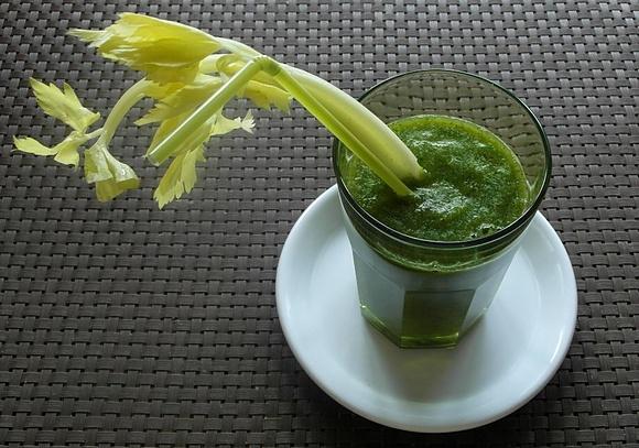 Smoothie na wiosnę - kolorowe i zdrowe napoje