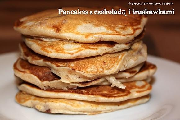 Pancakes z czekoladą i truskawkami