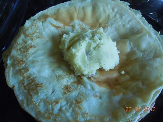 Naleśniki po chłopsku z sosem kurczakowo-warzywnym