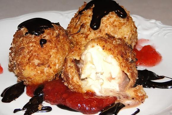 Smażone lody z chrupiącą skorupką
