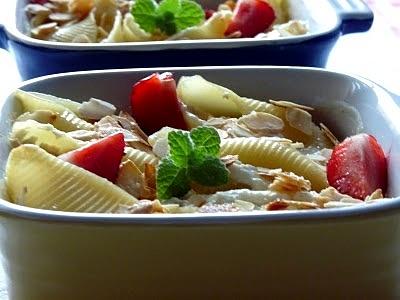 Conchiglioni na słodko z twarożkiem i rodzynkami