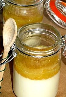 Kokosowa panna cotta z puree ananasowym