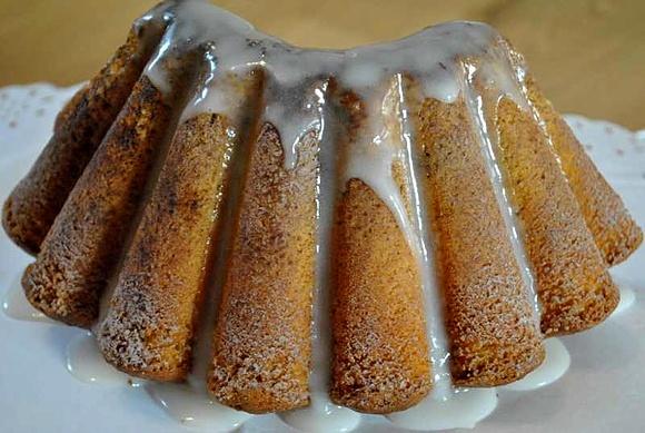 Babka jogurtowa z owsianką i żurawiną