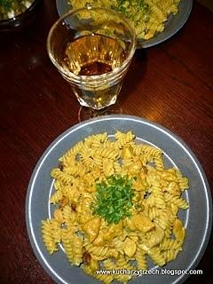 Makaron z kurczakiem w sosie curry