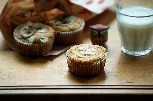 Muffiny z migdałów i bananów bez mąki