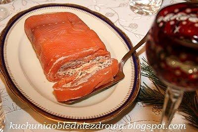 Terrina z łososia z kozim serem, kawiorem i koperkiem