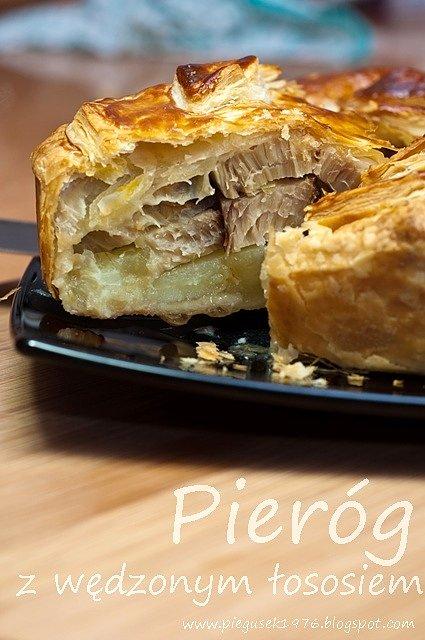 Pieróg z wędzonym łososiem