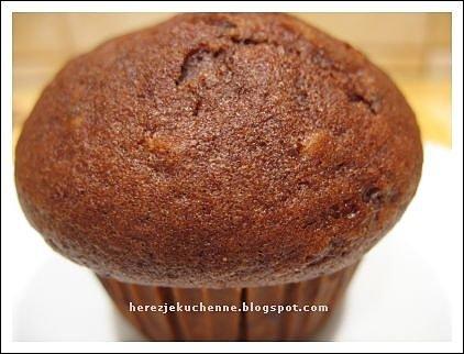 Muffinki czekoladowo-kokosowe z wiśniami