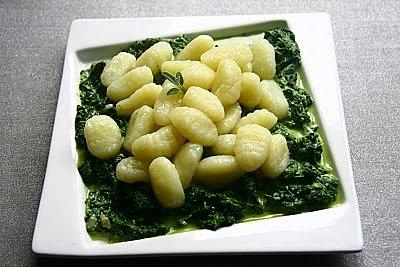 Gnocchi w sosie szpinakowym z gorgonzolą