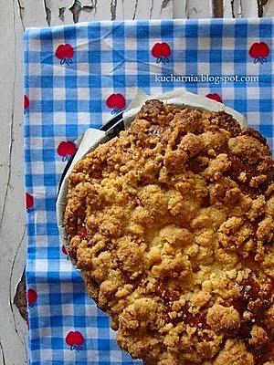 Miękkie lądowanie ciasto drożdżowe z konfiturami