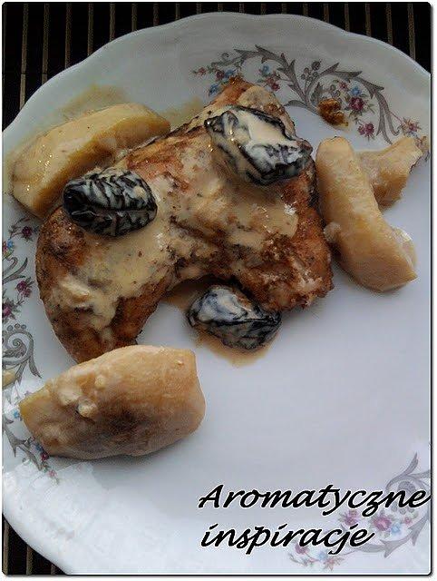 Aromatyczne udka w sosie jabłkowo-śliwkowym