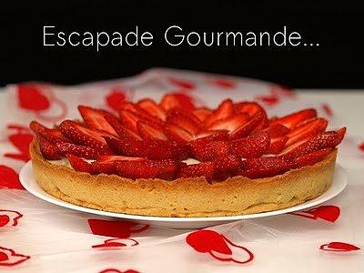 Tarta z truskawkami i crème patissière na cytrynowym spodzie
