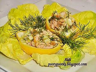 Cytrynowe łódki z wędzonym łososiem