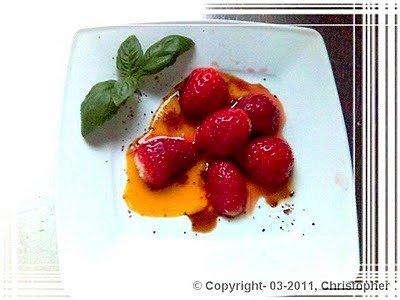 Truskawki w balsamico z pieprzem