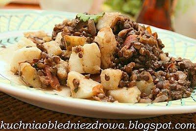 Soczewica z halibutem i bananami po afrykańsku